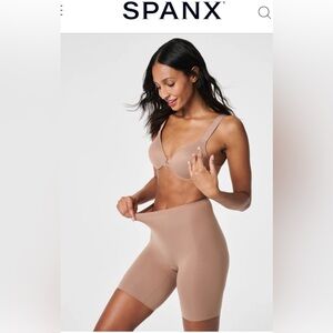 Spanx Reversible Smoothing Shorts